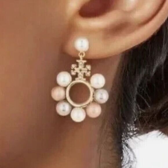 TORY BURCH MULTICOLORED PEARLS DANGLE EARRINGS - Picture 5 of 5